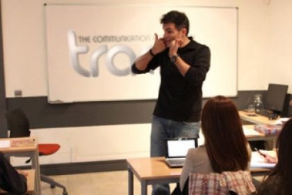 clase-de-luis-larrodera-alumnos-television-tracor clase de luis larrodera alumnos television tracor