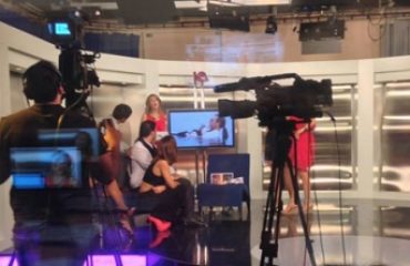 presentadores plato alumnos produccion television tracor