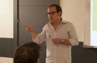 profesor tracor comunicacion corporativa hablando sobre bitcoin