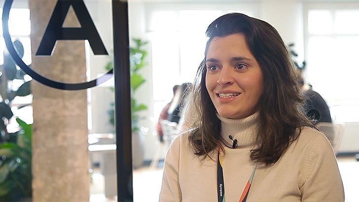 elisa menor alumna del master en comunicacion