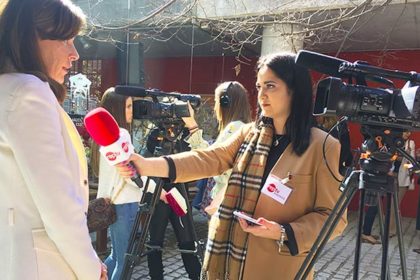 alumnas-entrevista-madrid-woman-week-2019-master-reporterismo-tv alumnas entrevista madrid woman week 2019 master reporterismo tv
